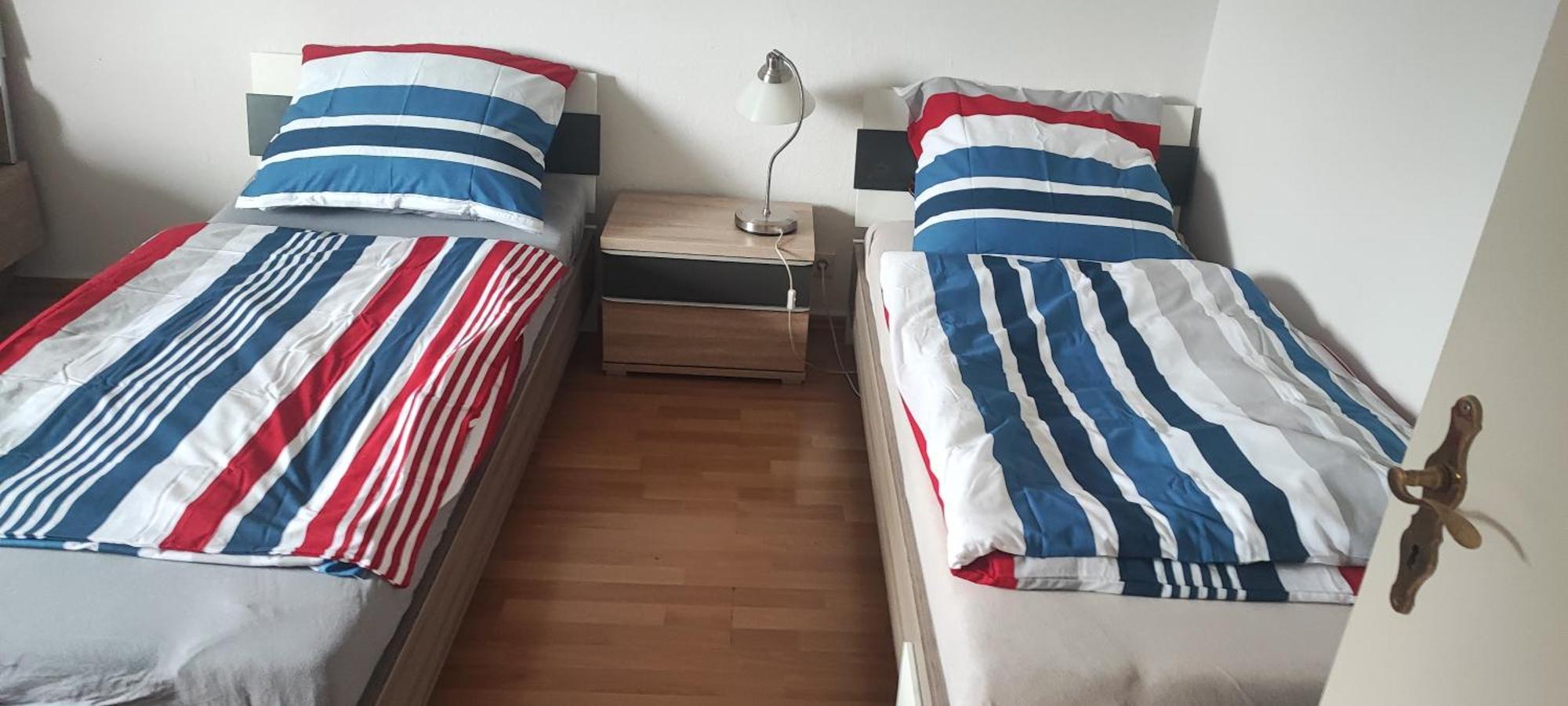 Zum Flughafen Appartement Düsseldorf Buitenkant foto